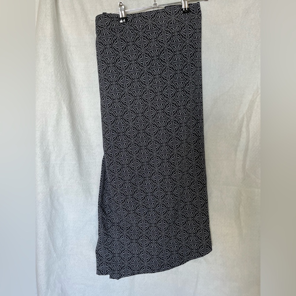 Ripskirt Hawaii wrap style skirt XL length 4, no side pockets black pearl batik